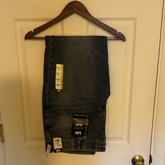 Lee Men's Extra Motion MVP Jeans - Picture 1 of 3